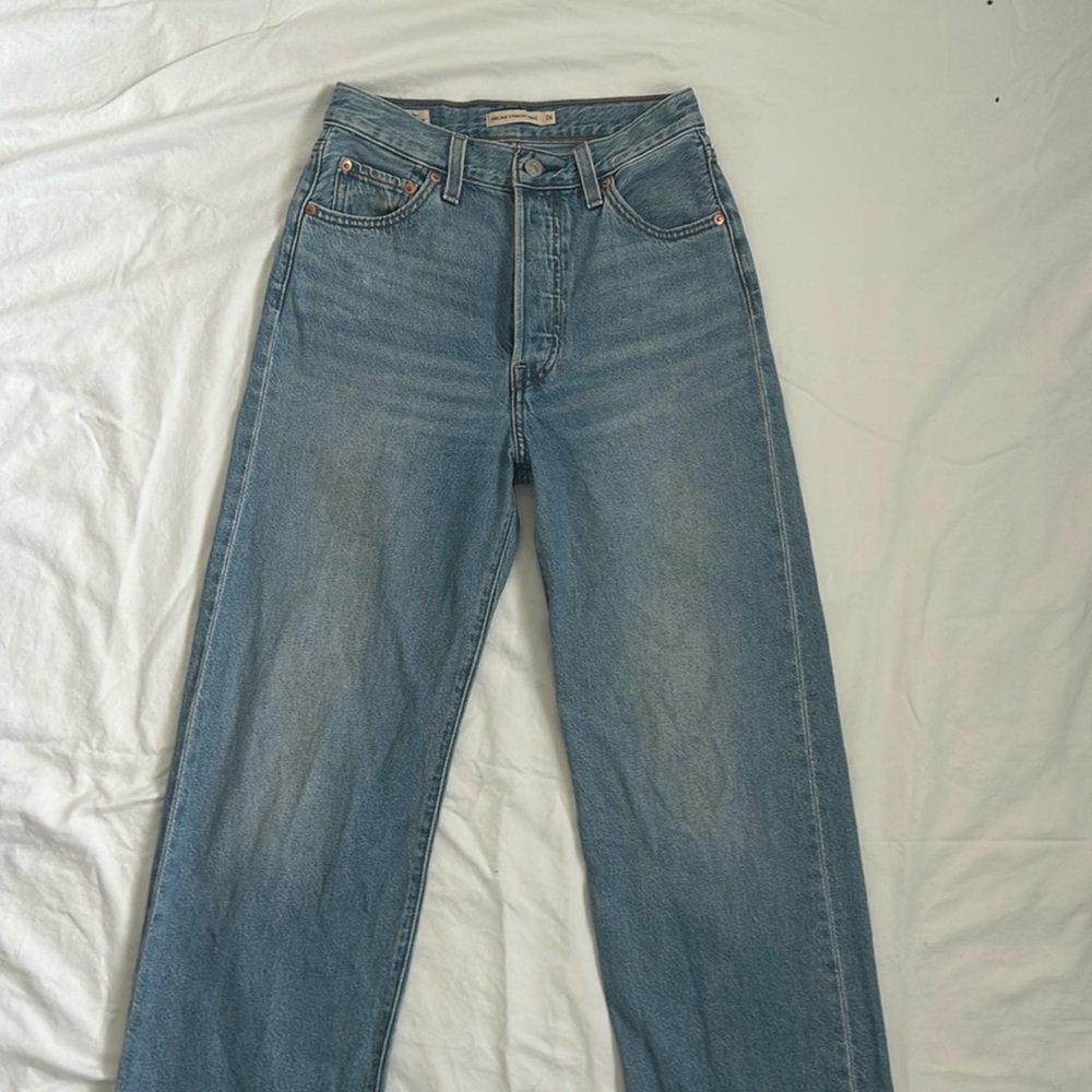 Levi’s ribcage jeans